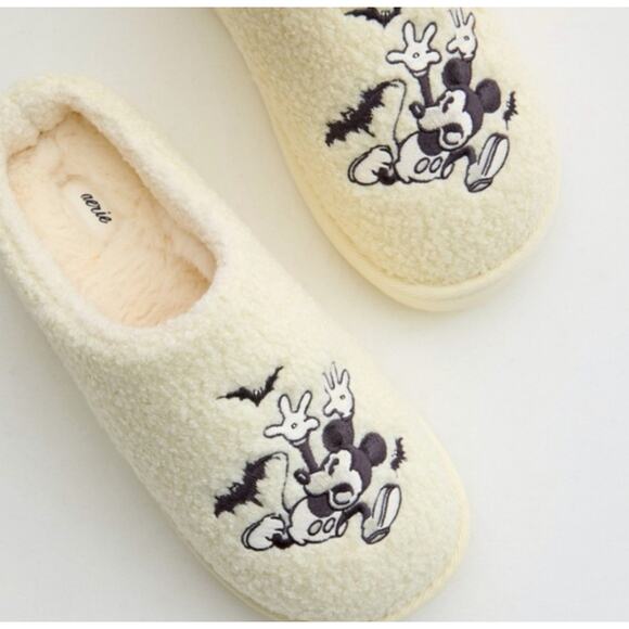 Aerie American Eagle Sherpa Mickey Mouse Bats Halloween Slippers Size 9 NEW - Picture 2 of 9